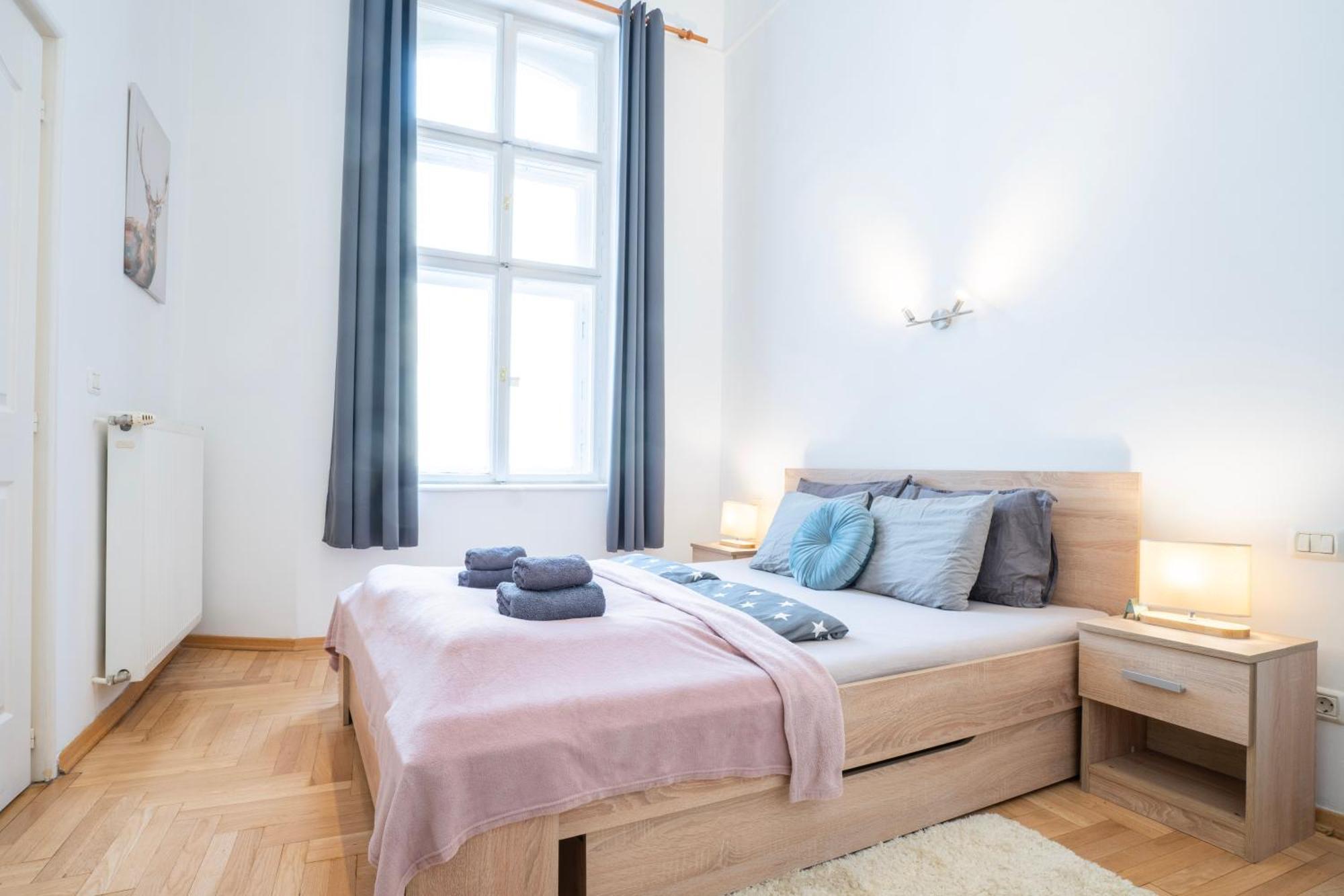 Cedar Inn Budapest - Palace District Eksteriør billede