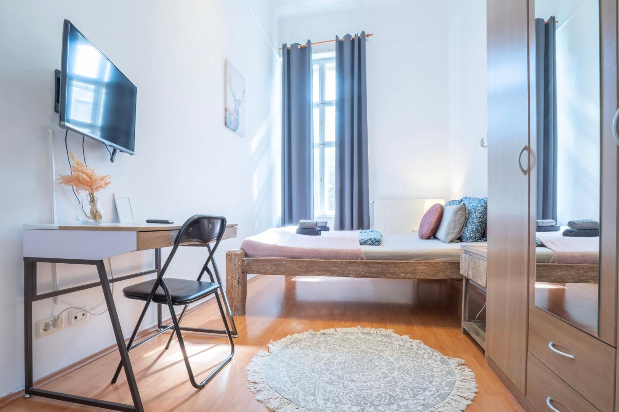 Cedar Inn Budapest - Palace District Eksteriør billede