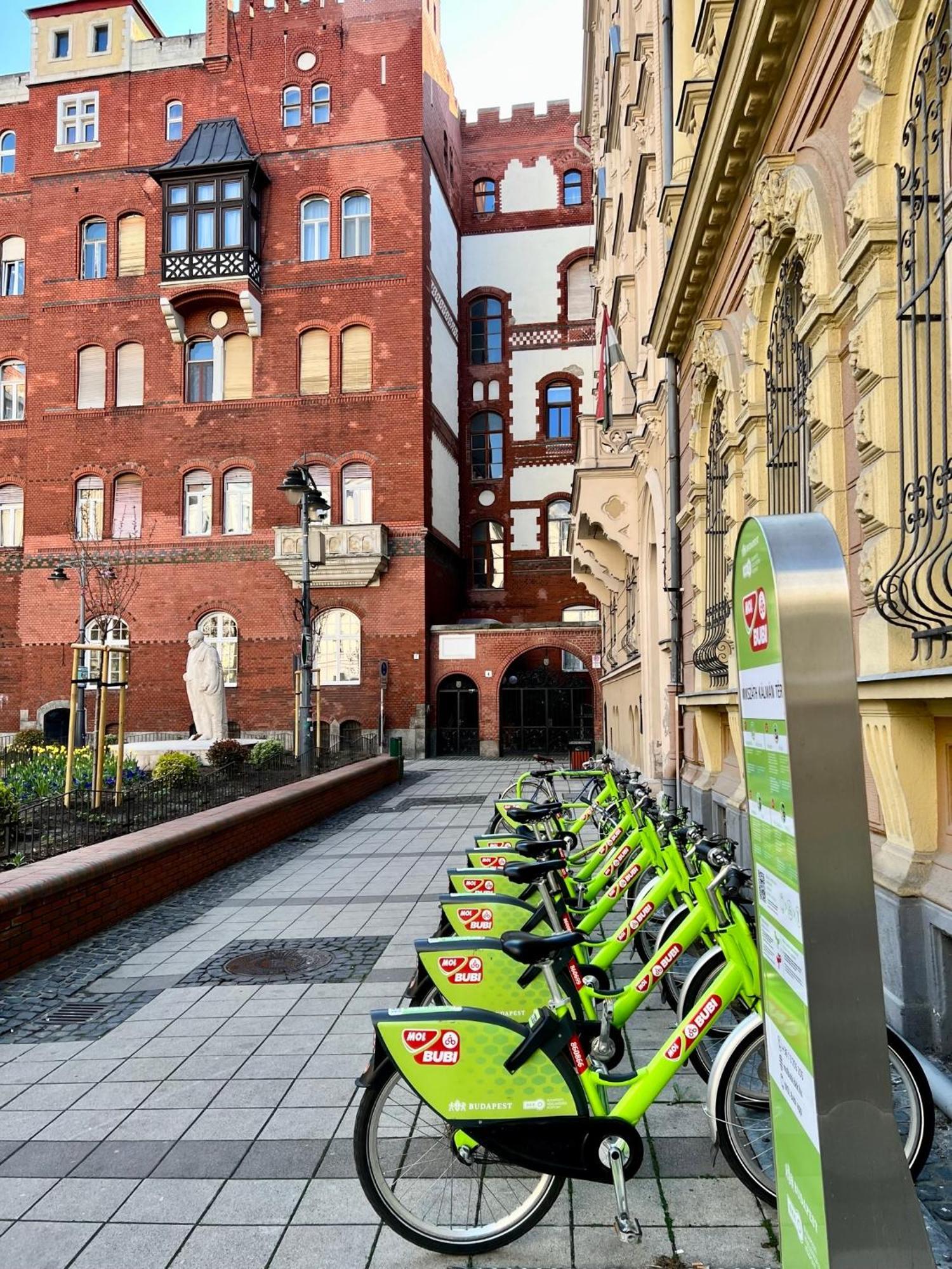 Cedar Inn Budapest - Palace District Eksteriør billede